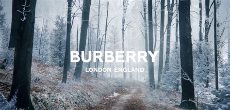 manifesto pubblicitario burberry christmas|Burberry’s surreal.